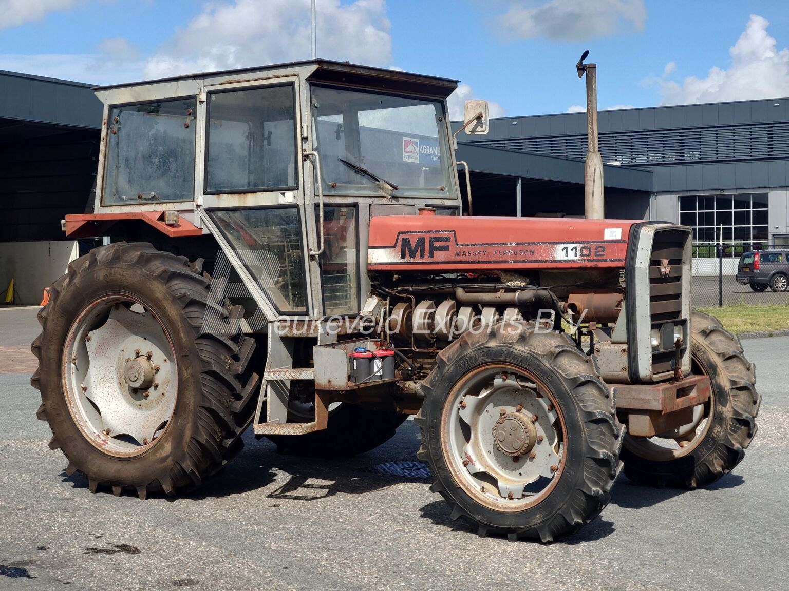 Massey ferguson 1102 Eicher 3105 (24)