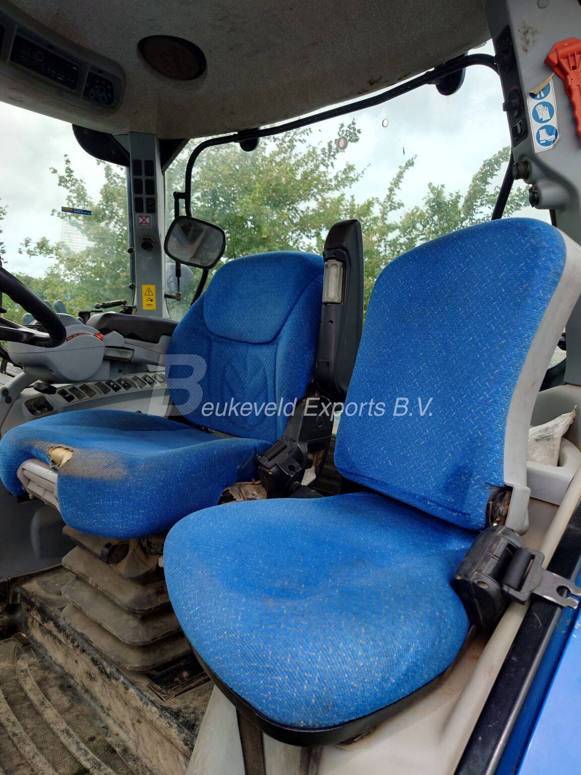 New Holland T6080 PowerCommand Terraglide (10)