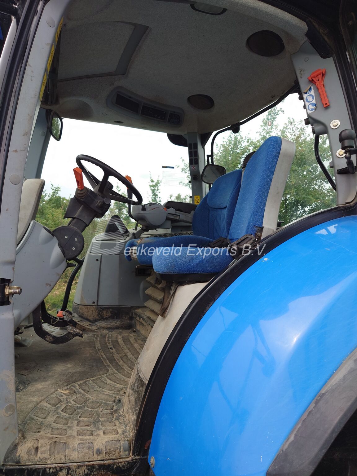 New Holland T6080 PowerCommand Terraglide (12)