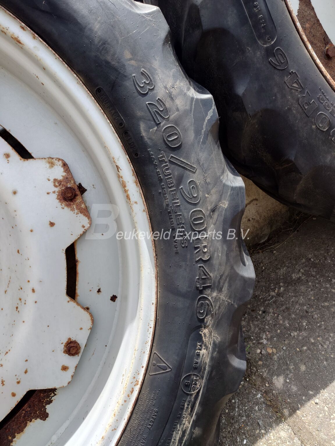 Rowcrop wheels 12.4R32 and 12.4R46 for MF JD (10)