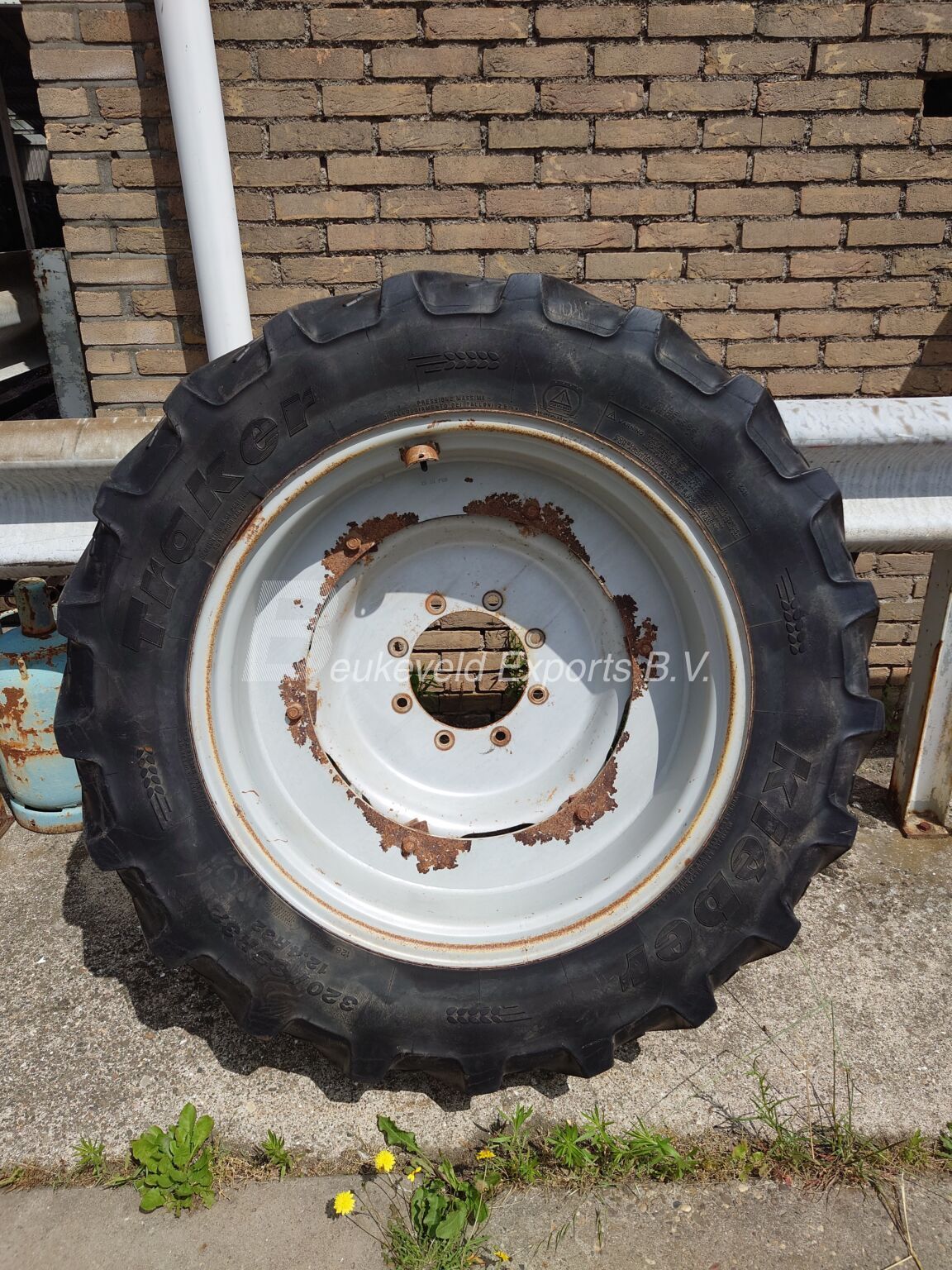 Rowcrop wheels 12.4R32 and 12.4R46 for MF JD (2)