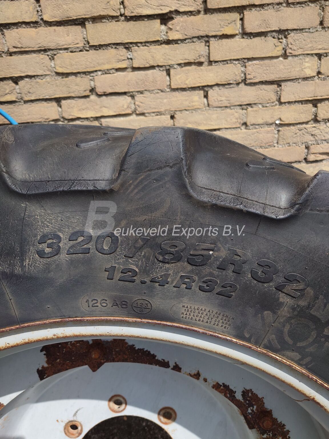 Rowcrop wheels 12.4R32 and 12.4R46 for MF JD (3)