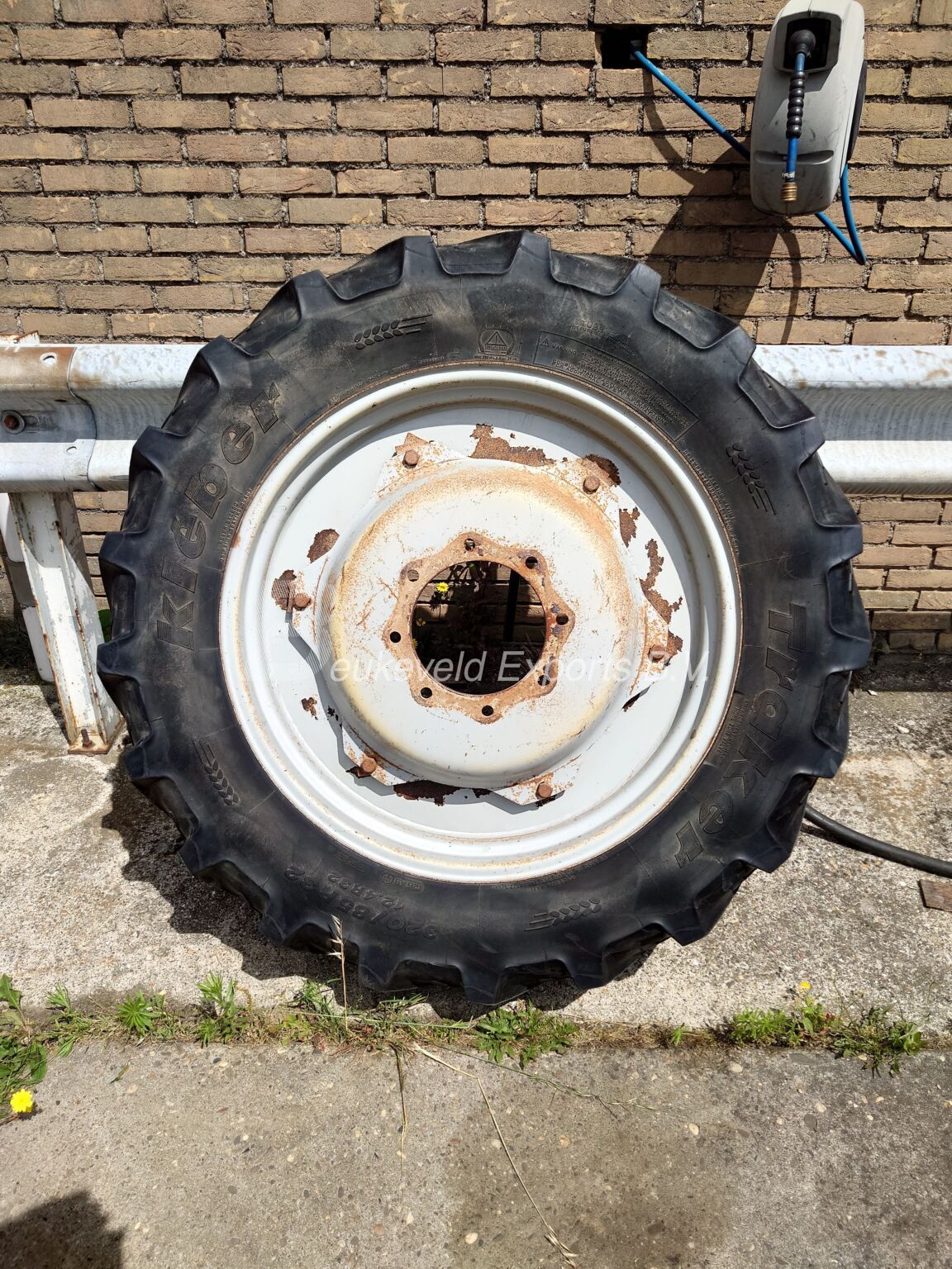 Rowcrop wheels 12.4R32 and 12.4R46 for MF JD (4)