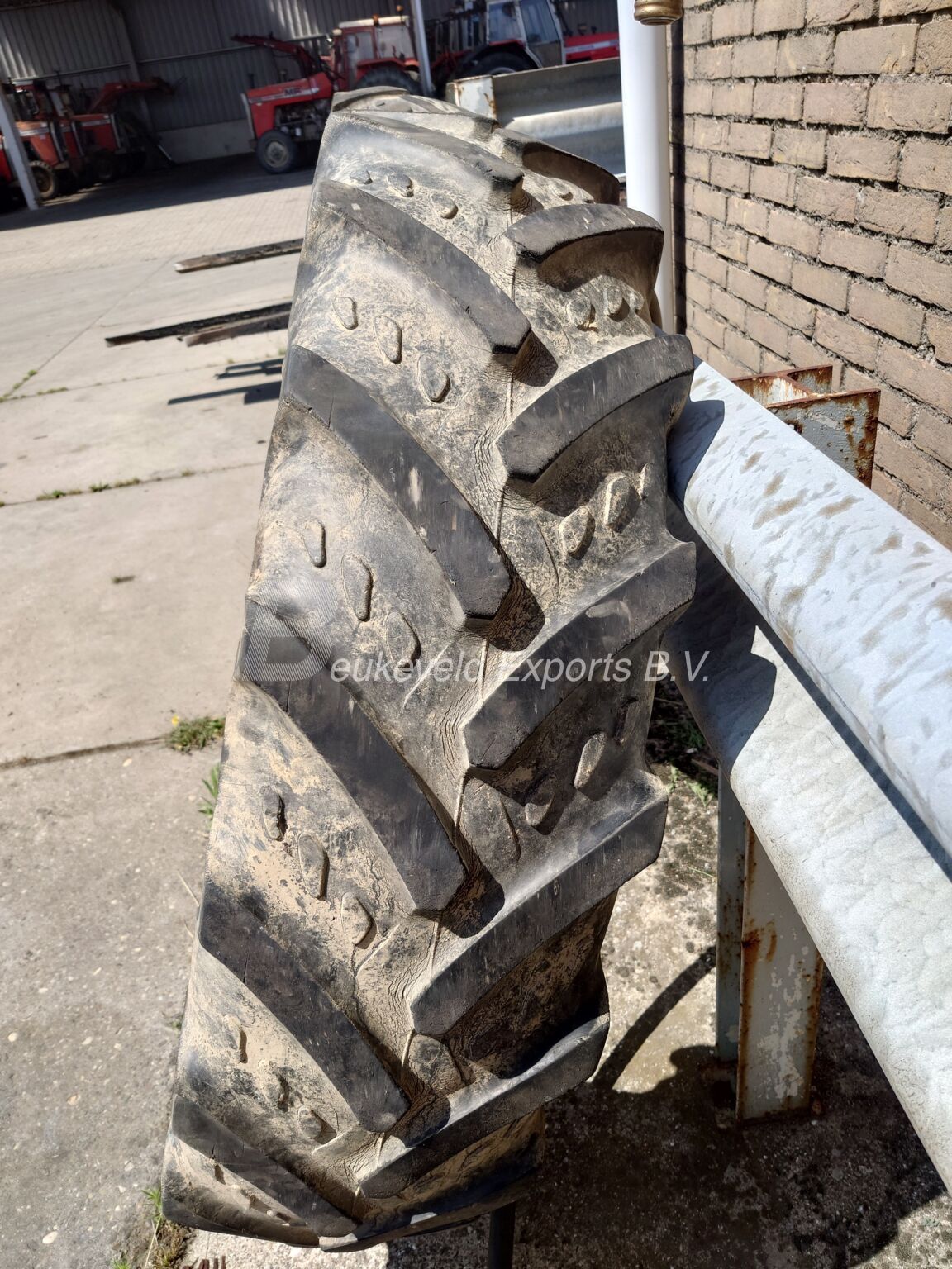 Used set Kleber Wheels 32085R32 (3)