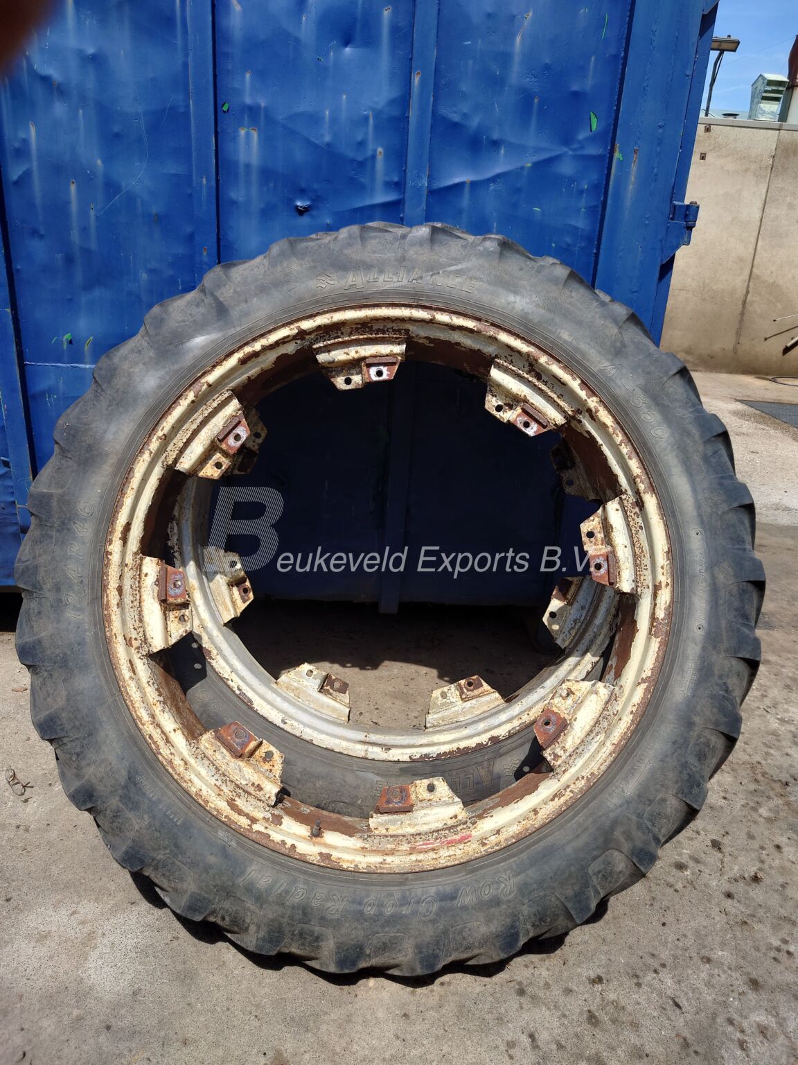 Used set wheels Alliance 12.4R46 (1)