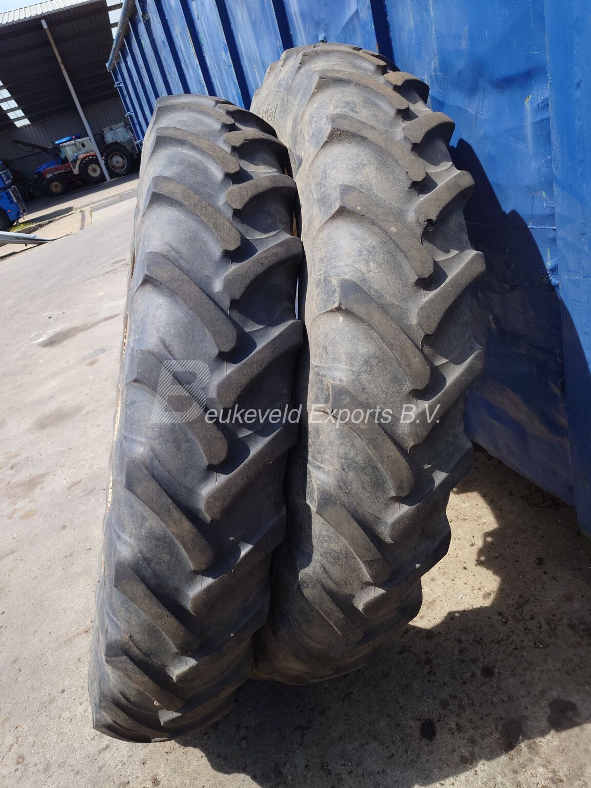 Used set wheels Alliance 12.4R46 (5)