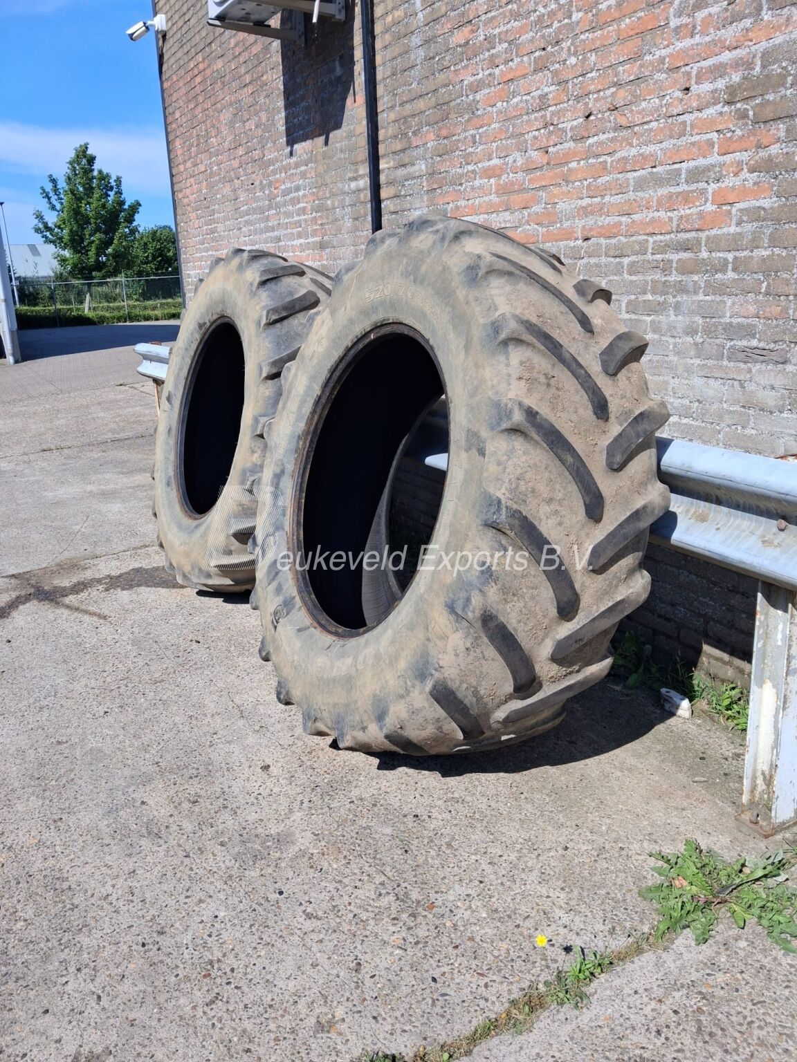 52070-38 Firestone Performer70 10% (3)