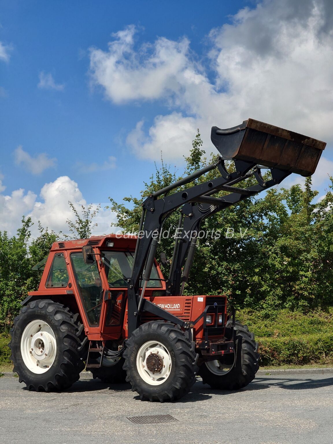 Fiat New Holland 110-90DT frontloader (10)