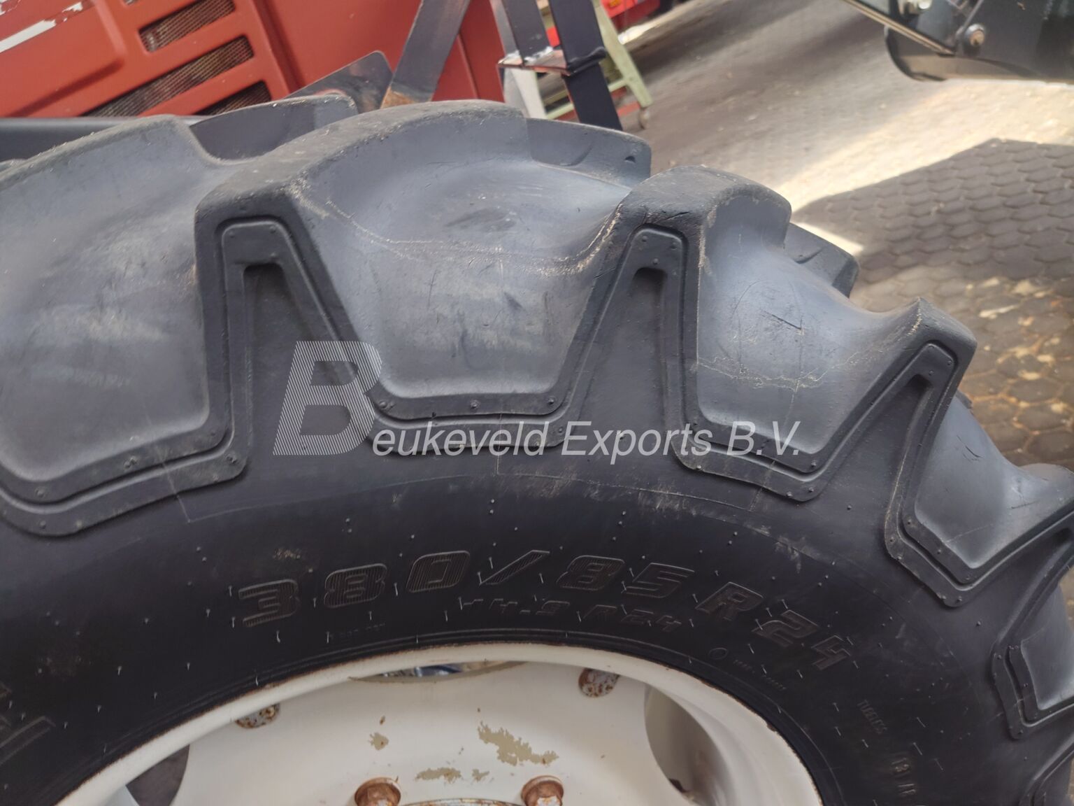 Fiat New Holland 110-90DT frontloader (2)