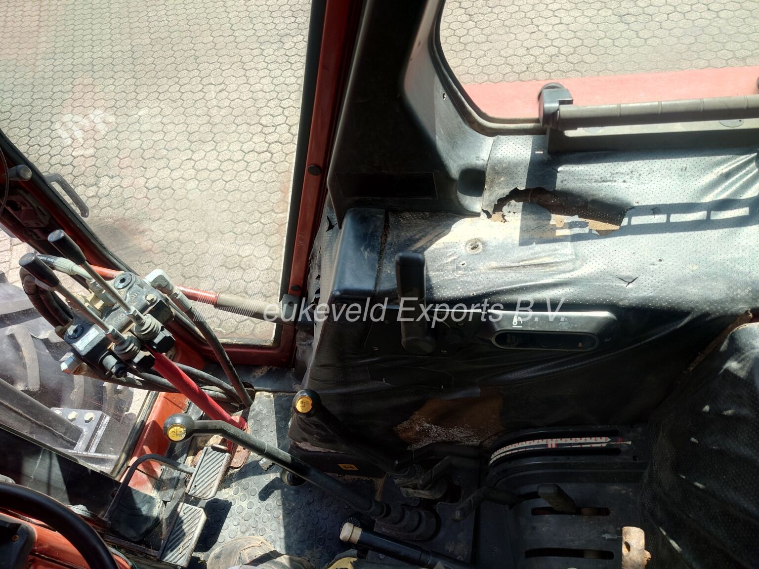 Fiat New Holland 110-90DT frontloader (7)