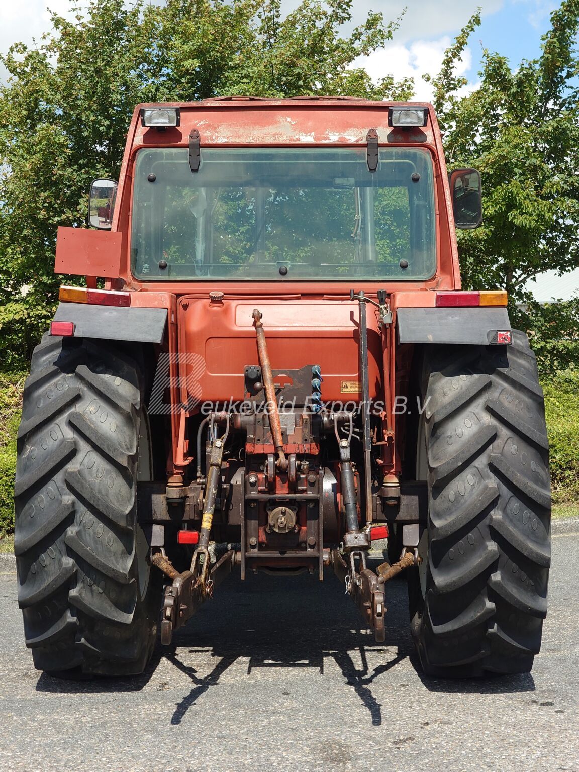 Fiat New Holland 110-90DT frontloader (9)