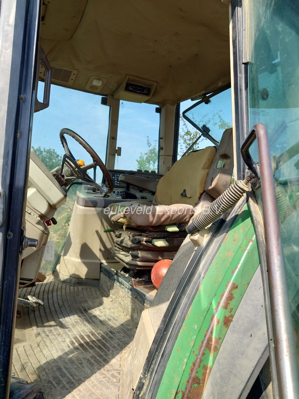 JD6910 frontpto (1)