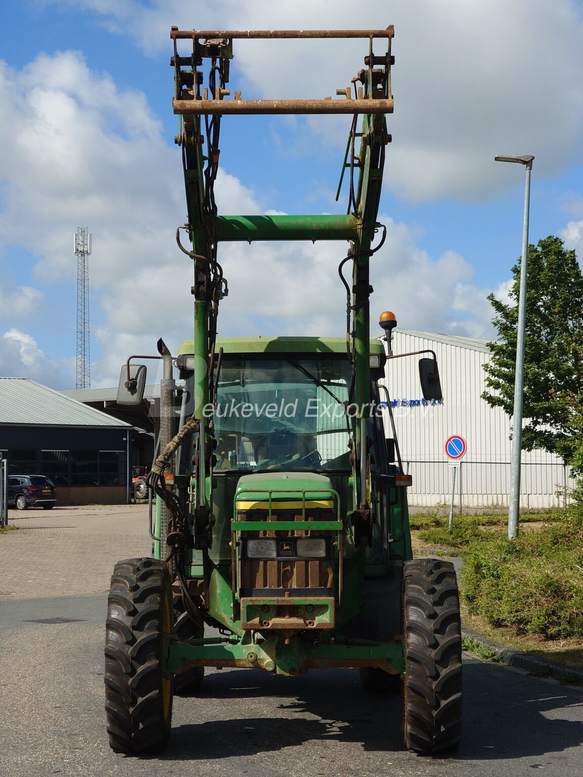 John Deere 6210 with Frontloader (11)