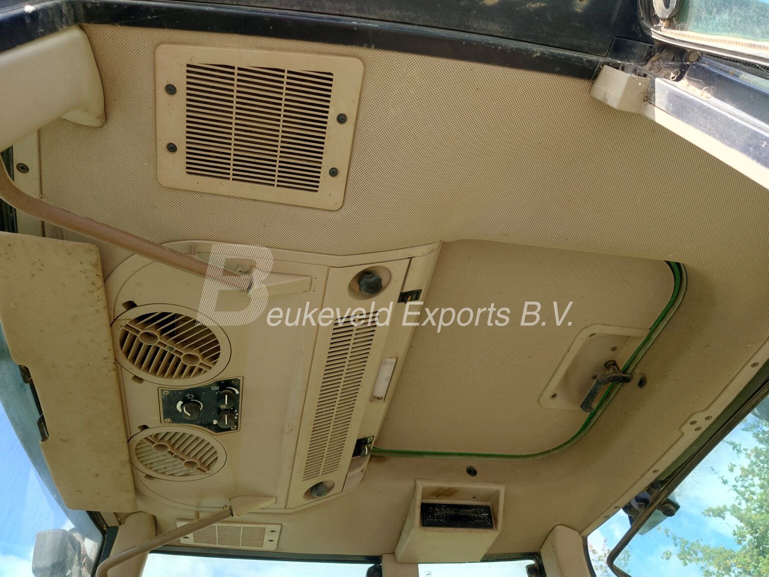 John Deere 6210 with Frontloader (14)