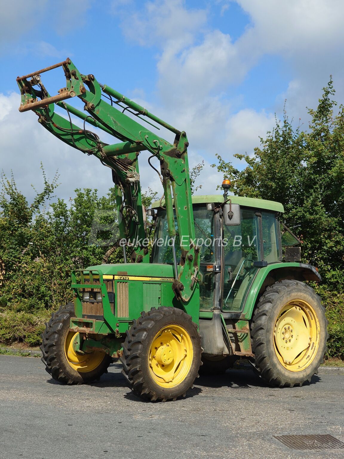 John Deere 6210 with Frontloader (15)