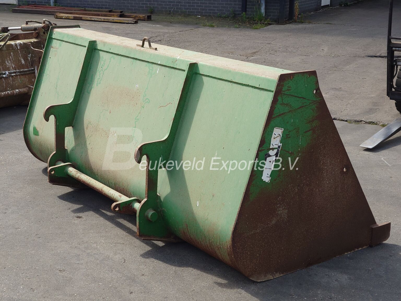 John Deere 6210 with Frontloader (17)