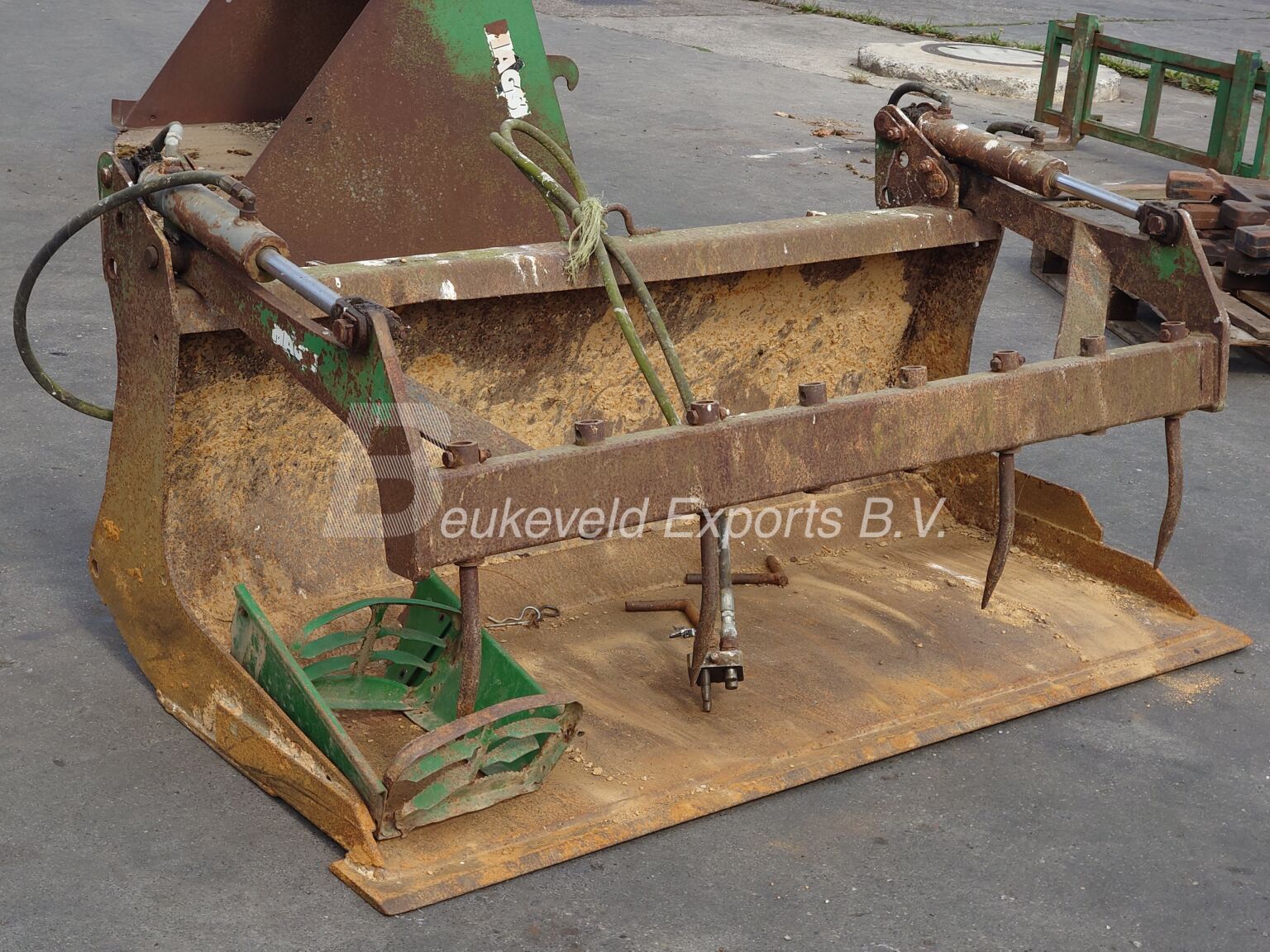 John Deere 6210 with Frontloader (19)