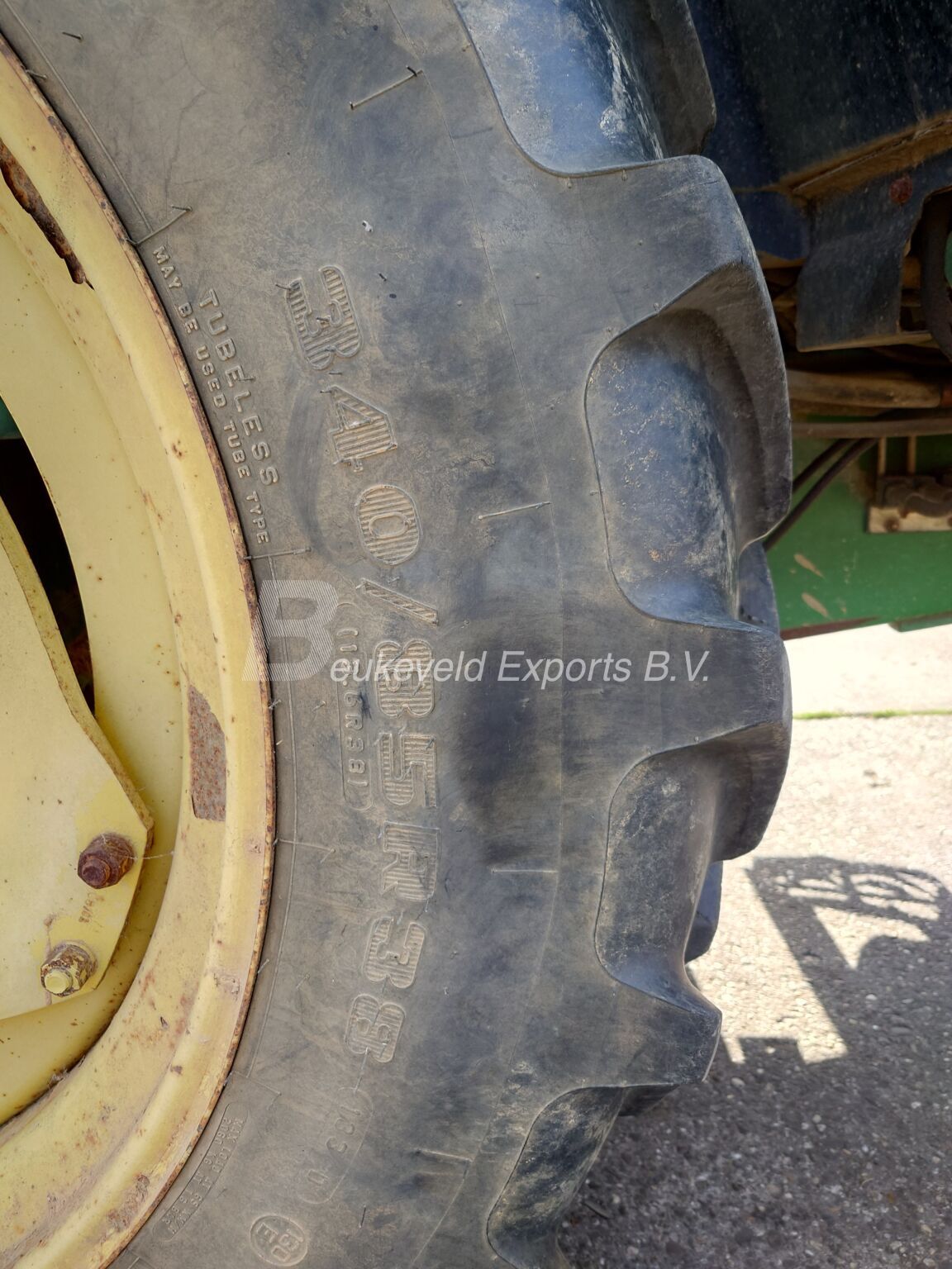 John Deere 6210 with Frontloader (3)