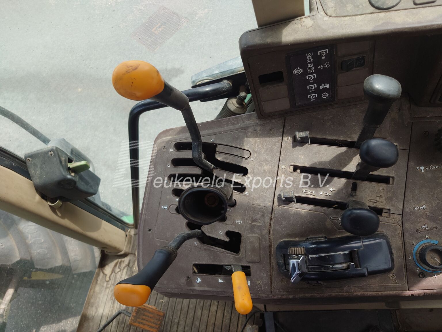 John deere JD 6910 Powrquad (5)