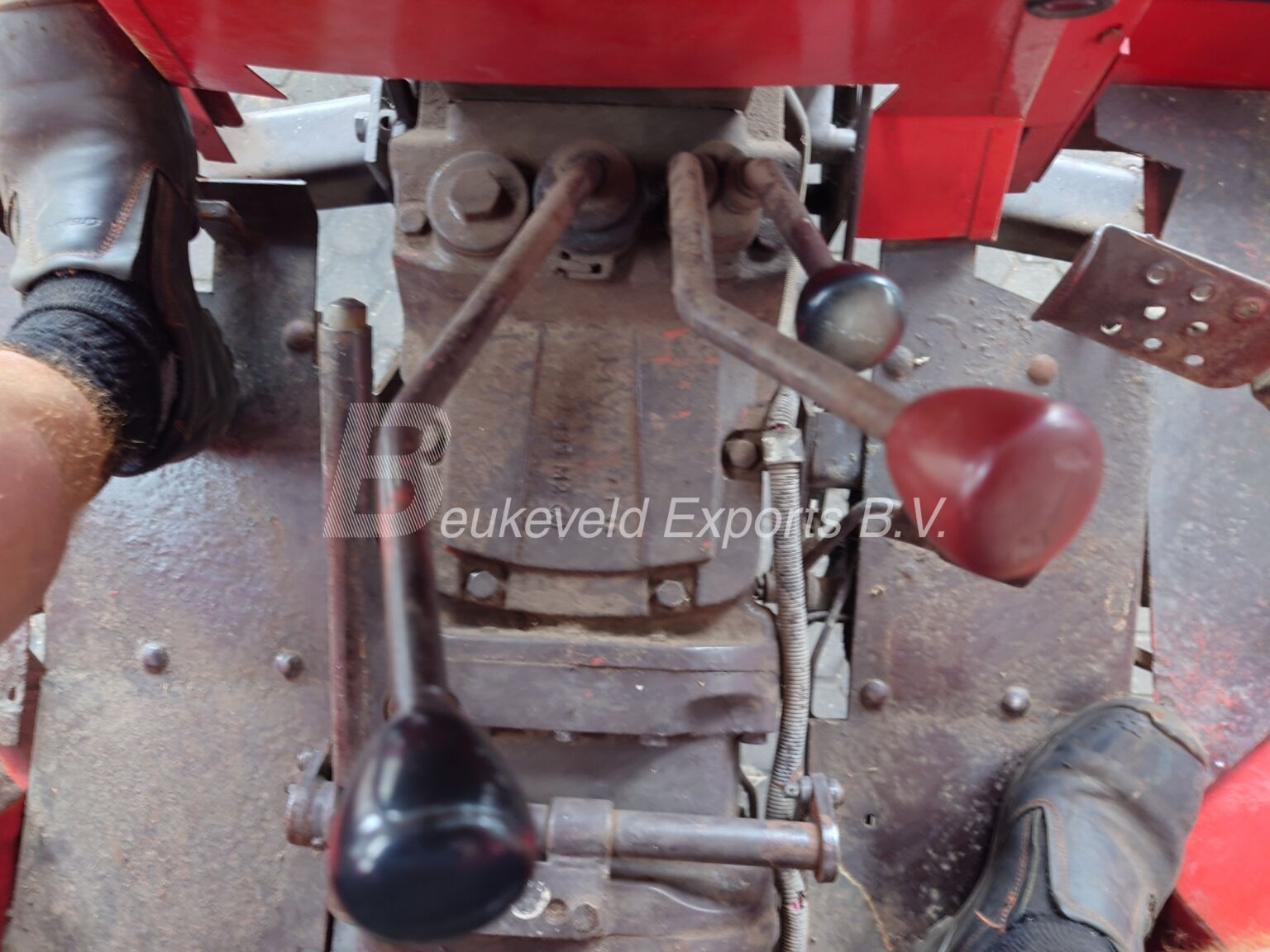 MF 275 S12 (6)