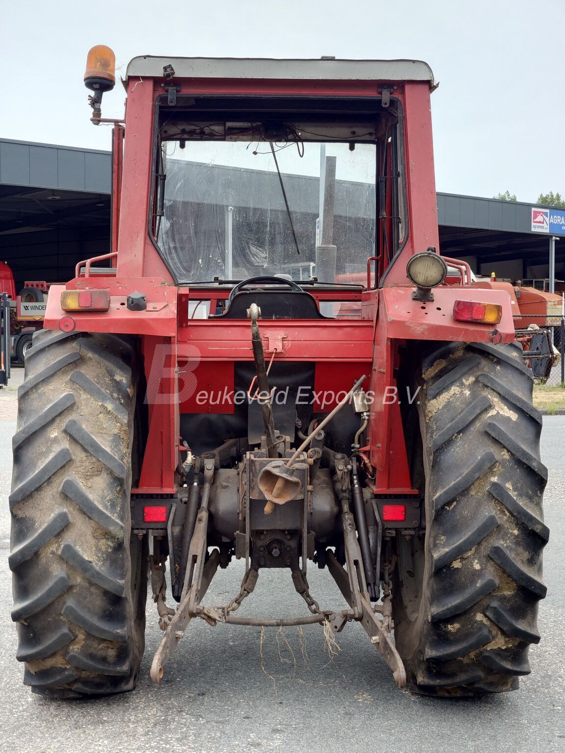 MF 275 S12 (7)