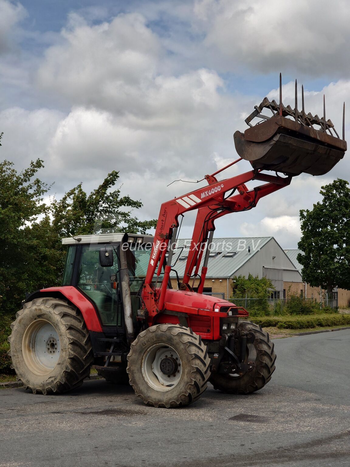 Massey Ferguson MF 6290 with Frontloader (12)