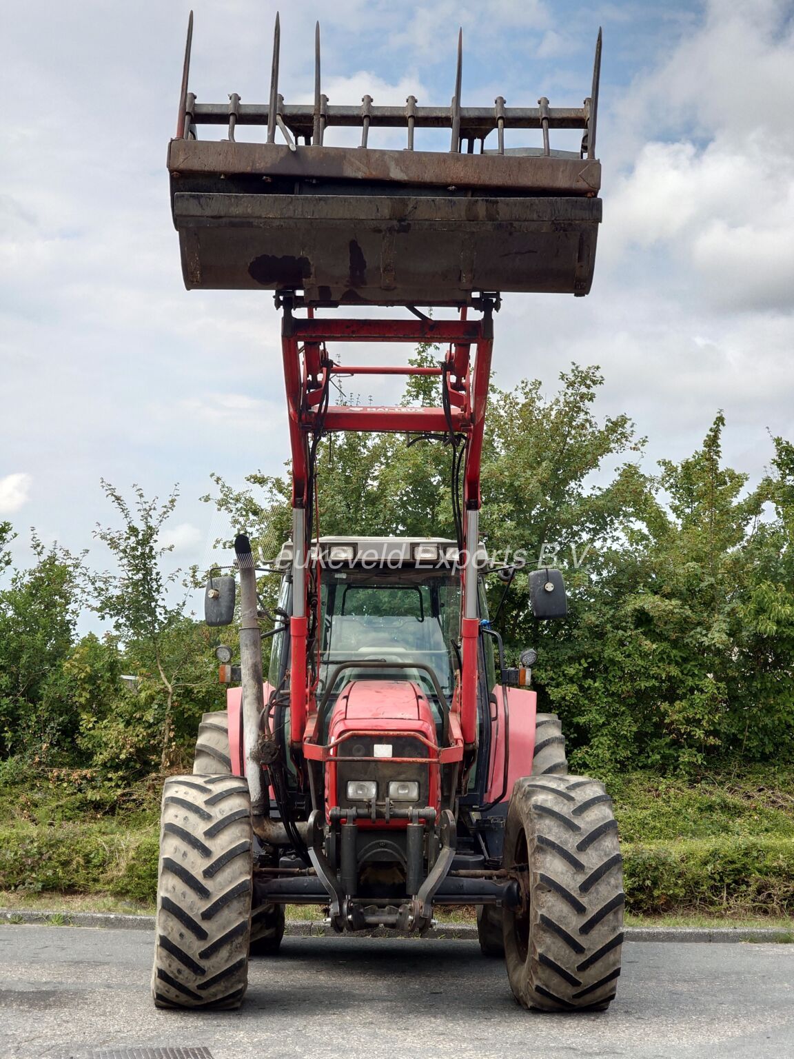 Massey Ferguson MF 6290 with Frontloader (13)
