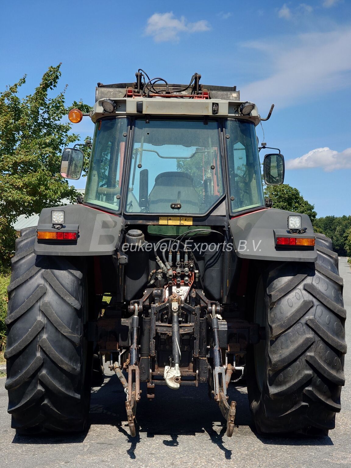 Massey Ferguson MF 6290 with Frontloader (14)
