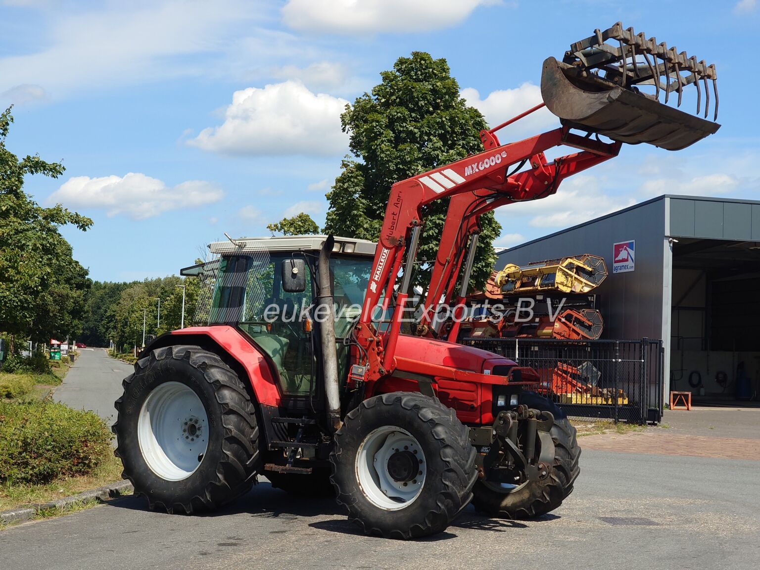 Massey Ferguson MF 6290 with Frontloader (15)