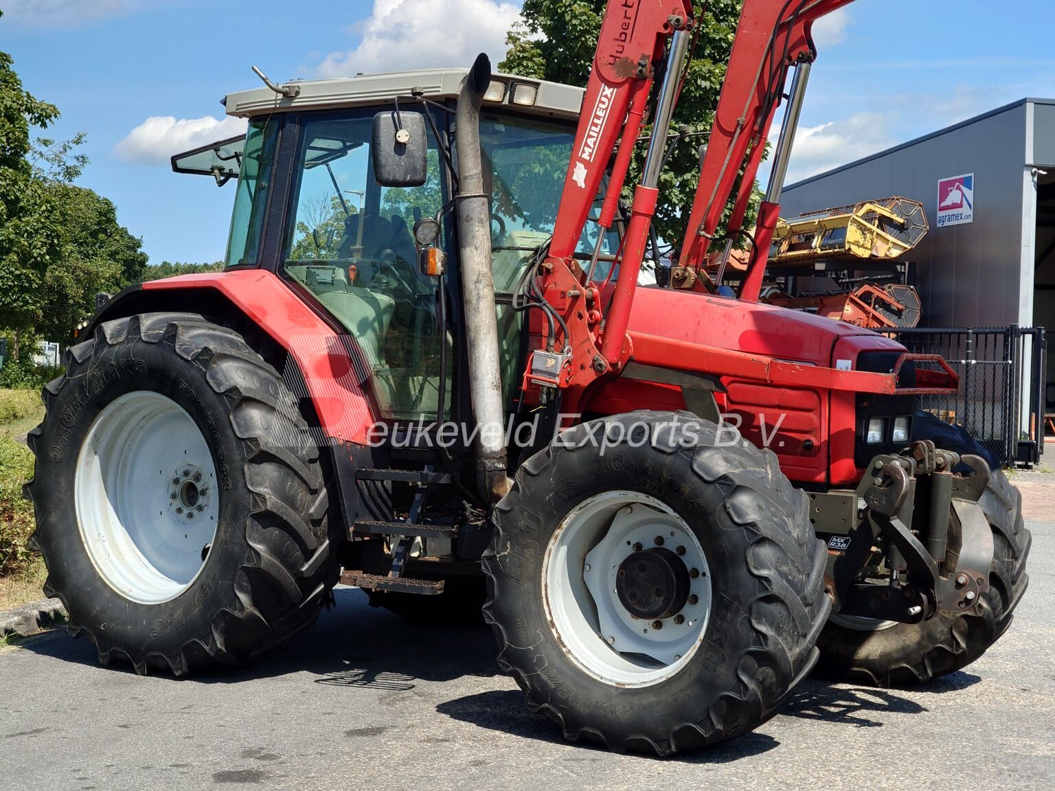 Massey Ferguson MF 6290 with Frontloader (16)