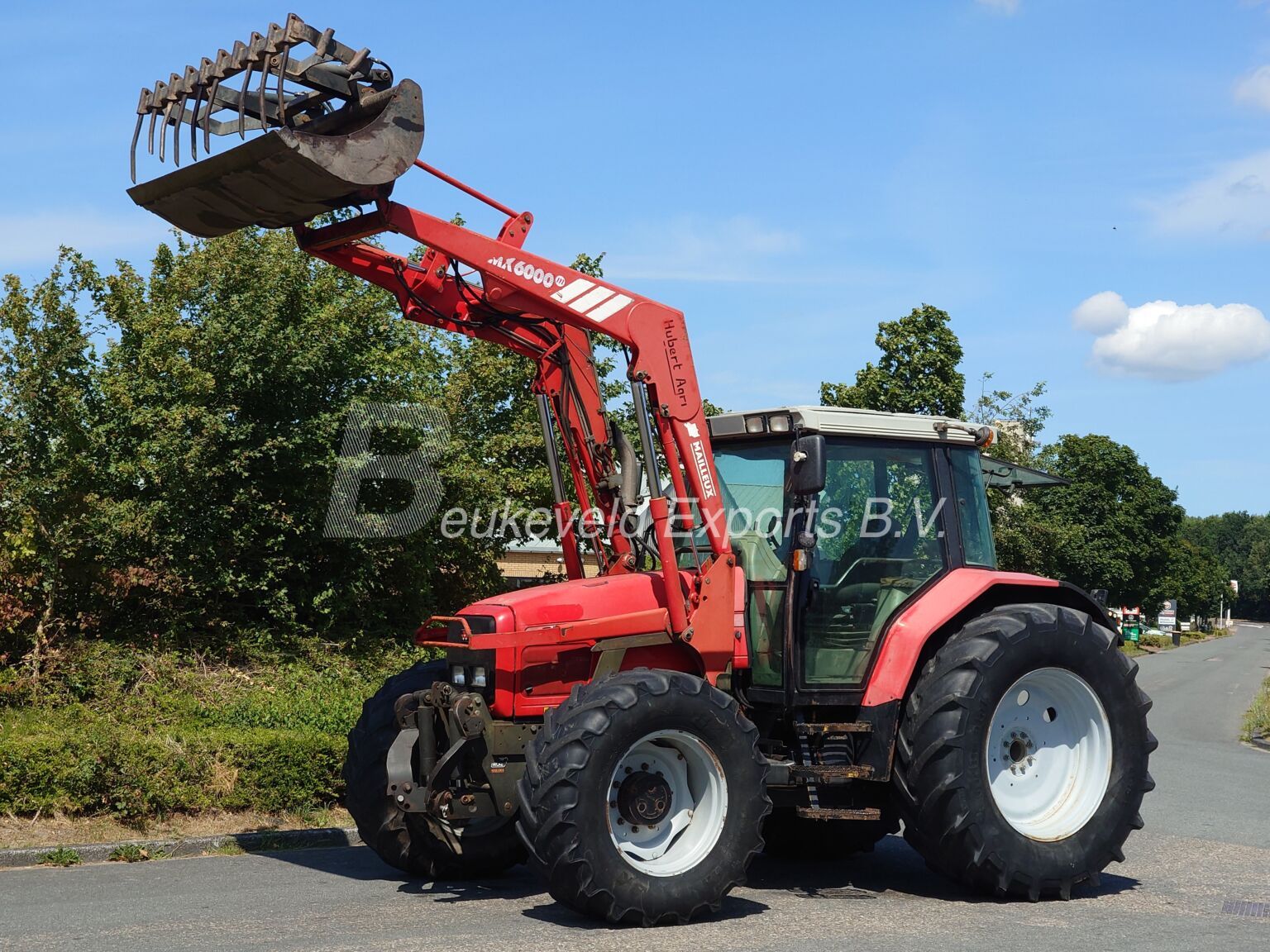 Massey Ferguson MF 6290 with Frontloader (18)