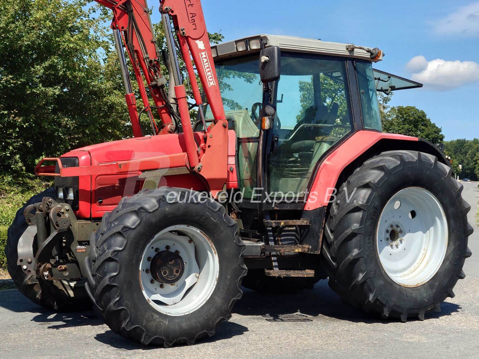 Massey Ferguson MF 6290 with Frontloader (19)