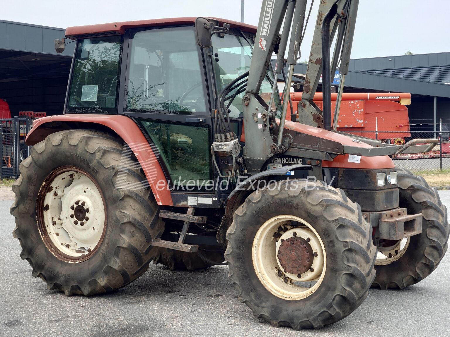 NH L95 DT frontloader (1)