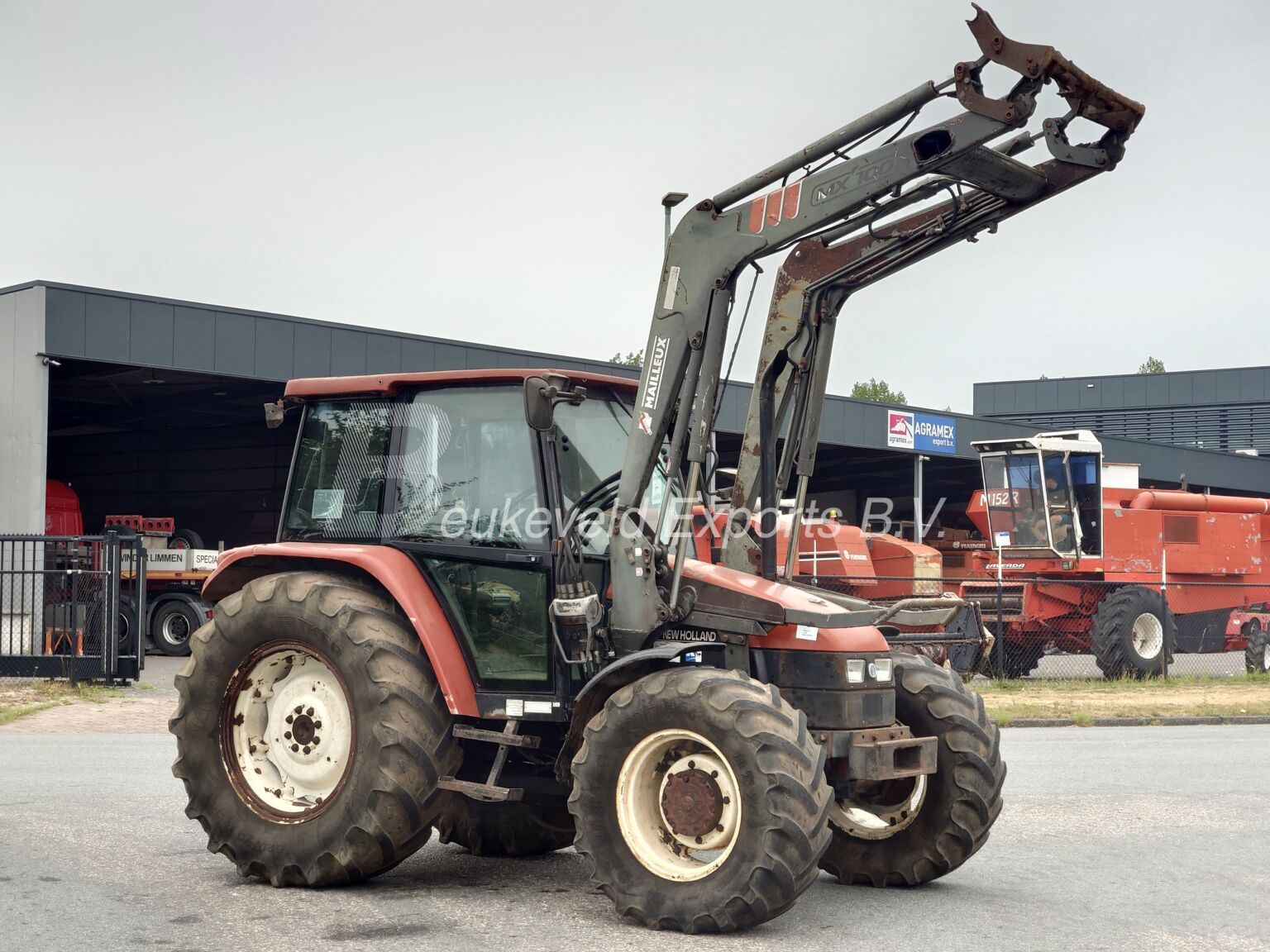 NH L95 DT frontloader (13)