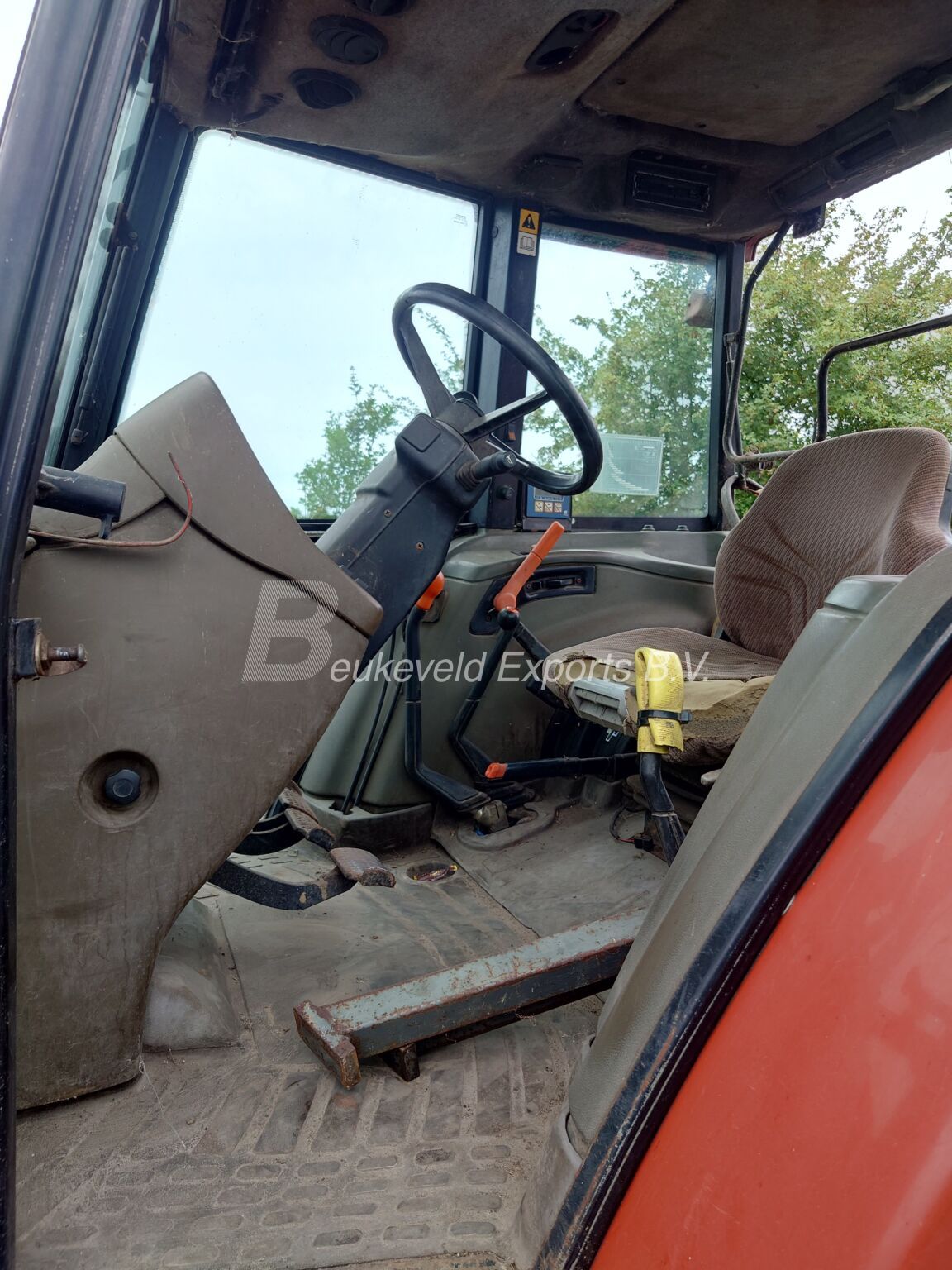 NH L95 DT frontloader (8)