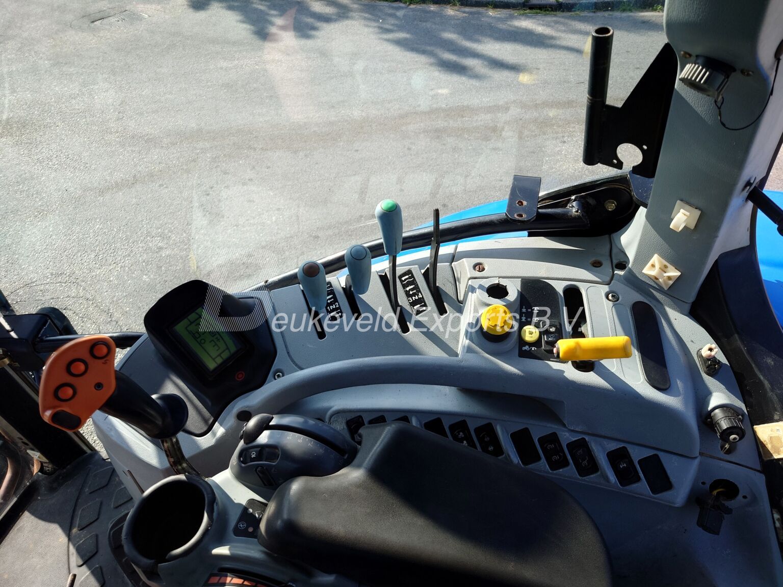 New Holland T6070 Range command Terraglide (11)