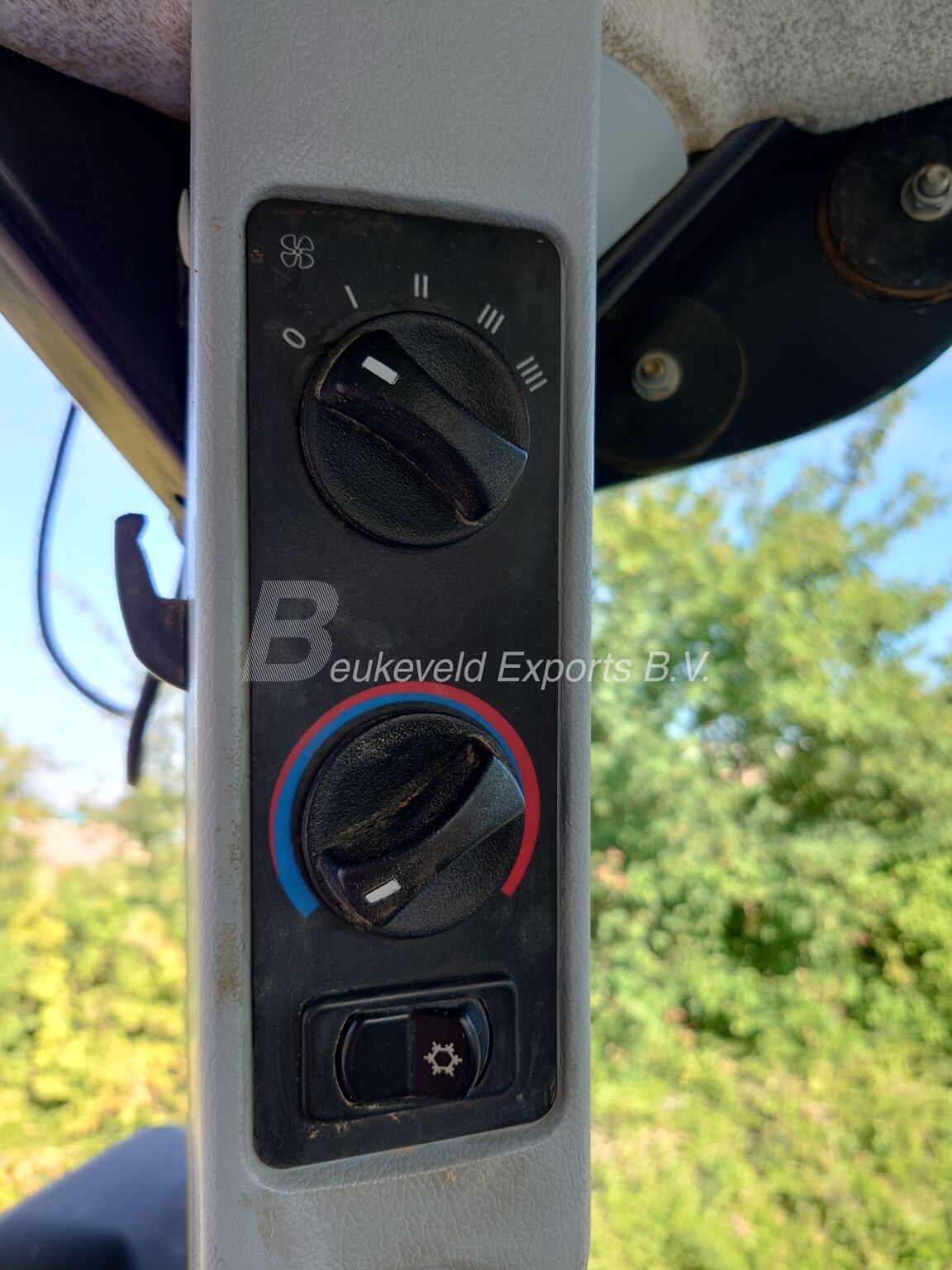 New Holland T6070 Range command Terraglide (13)
