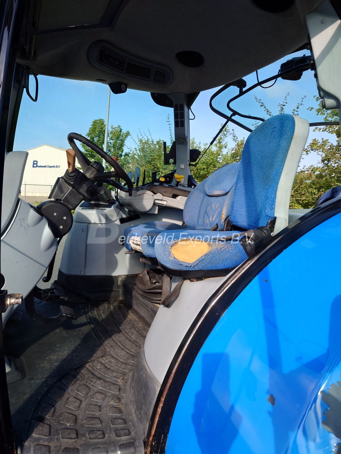 New Holland T6070 Range command Terraglide (17)