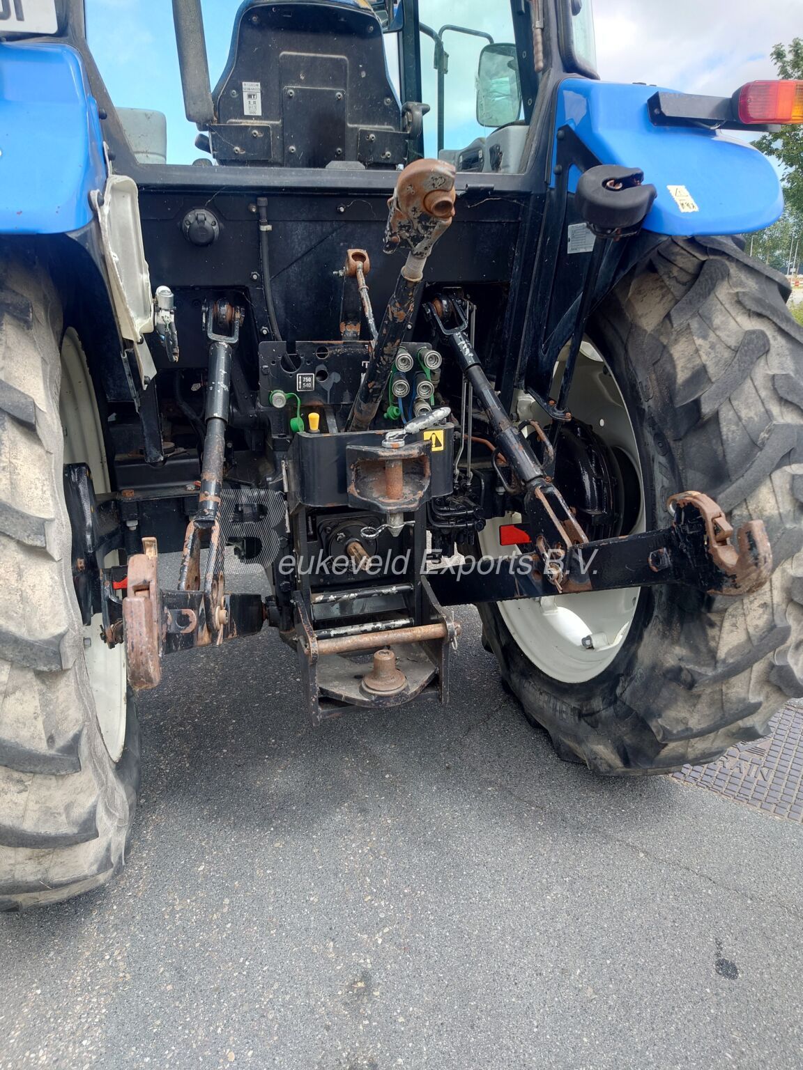 New Holland TD5030 2wd (1)