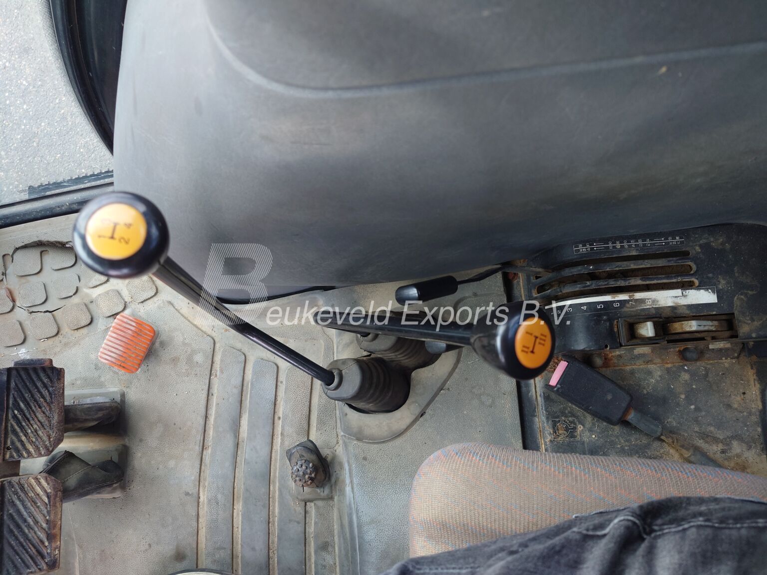 New Holland TD85D (18)