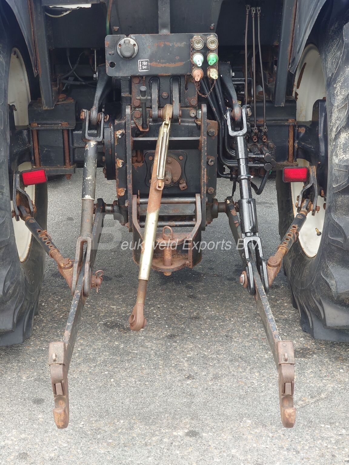 New Holland TD85D (21)