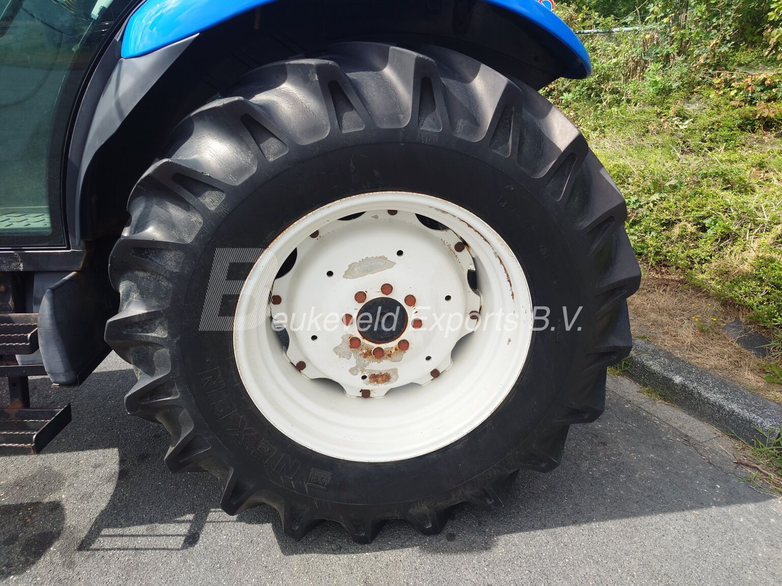 New Holland TD85D (9)