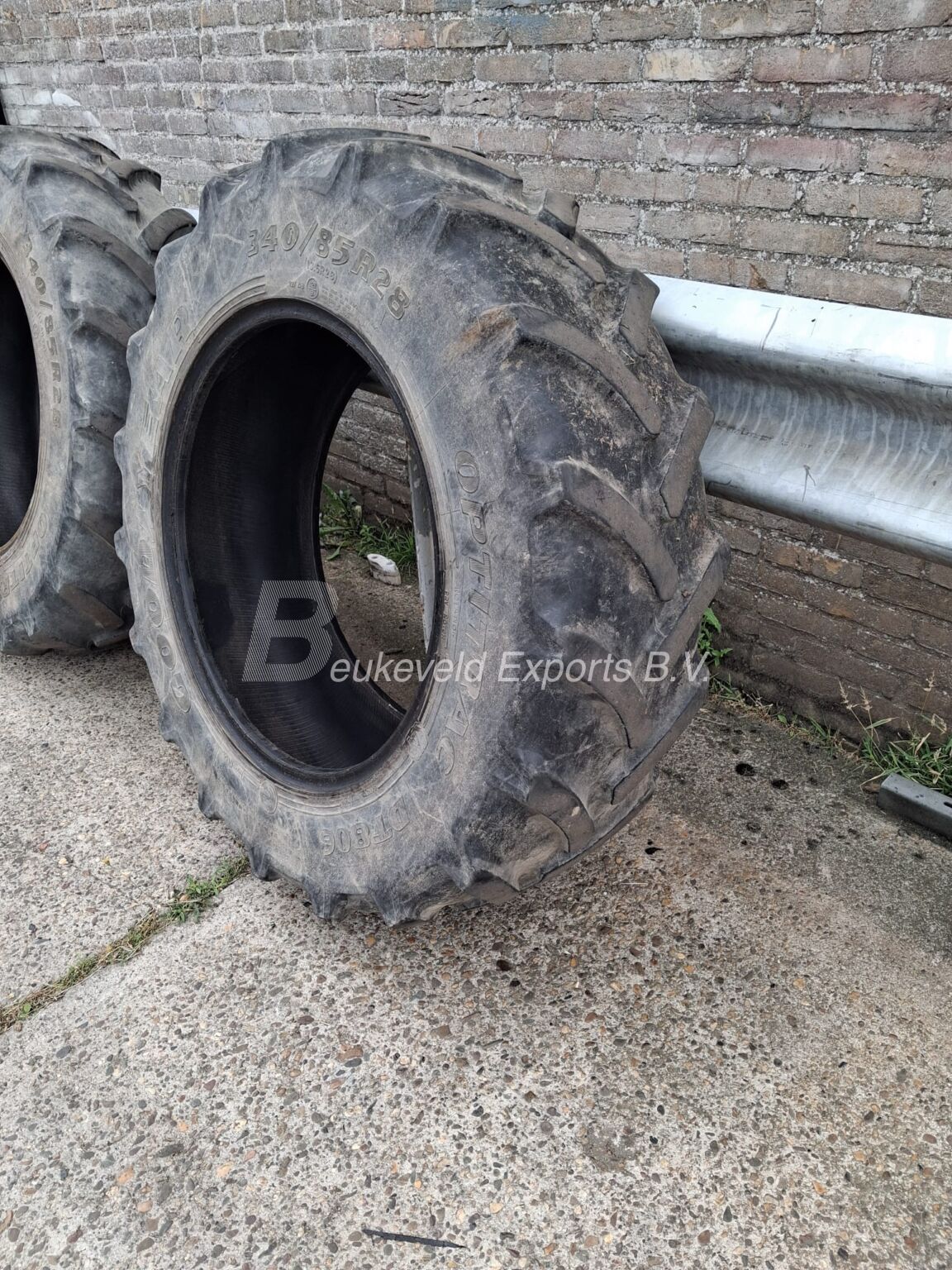 Used Set Goodyear Tyres 13.6R28 (5)