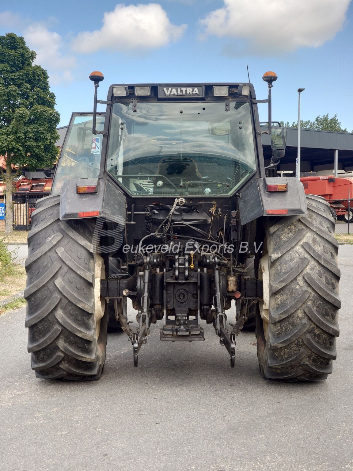 Valtra Valmet 8450 (1)