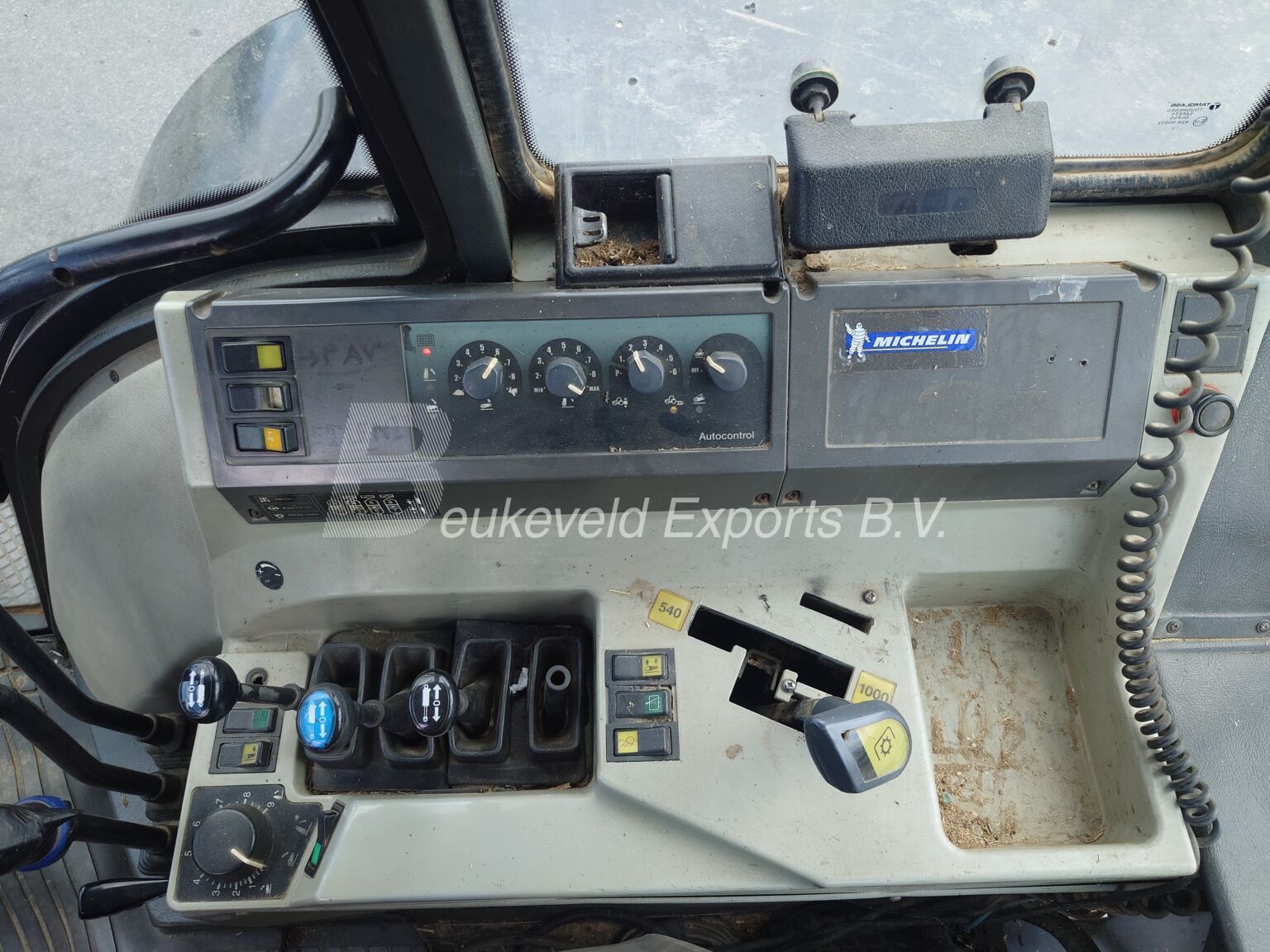 Valtra Valmet 8450 (9)