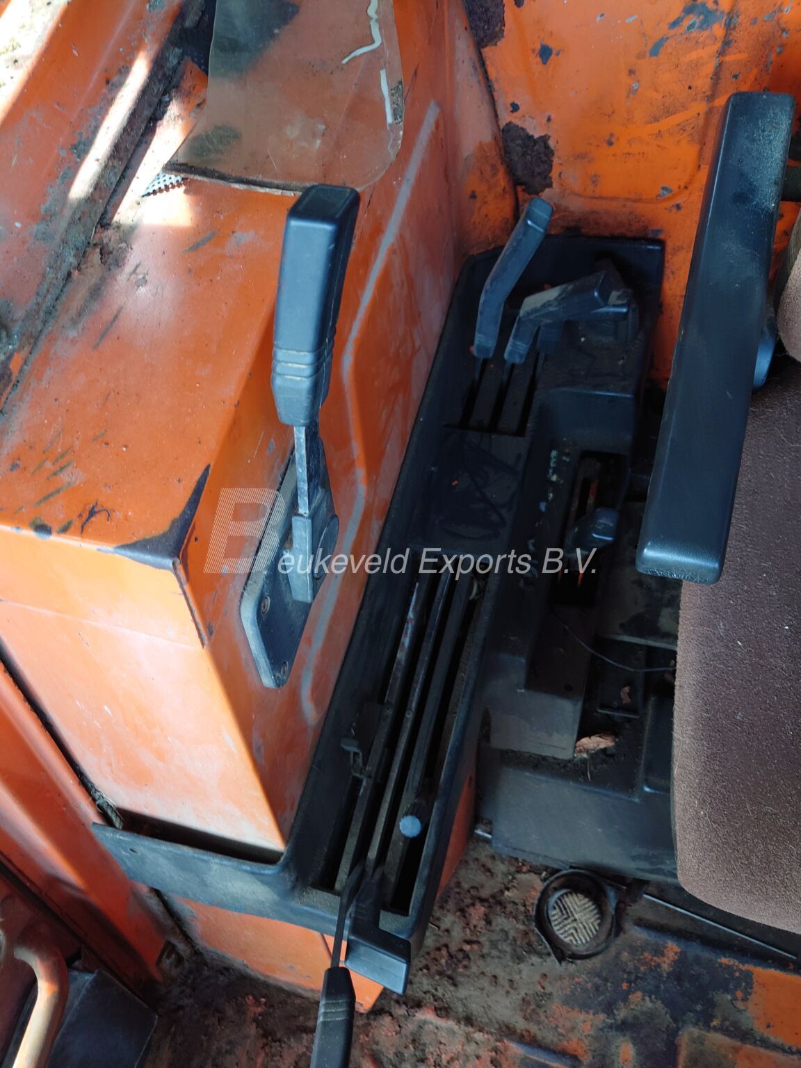 Fiat 1380 DT turbo supercomfort cabin cheap priced (7)