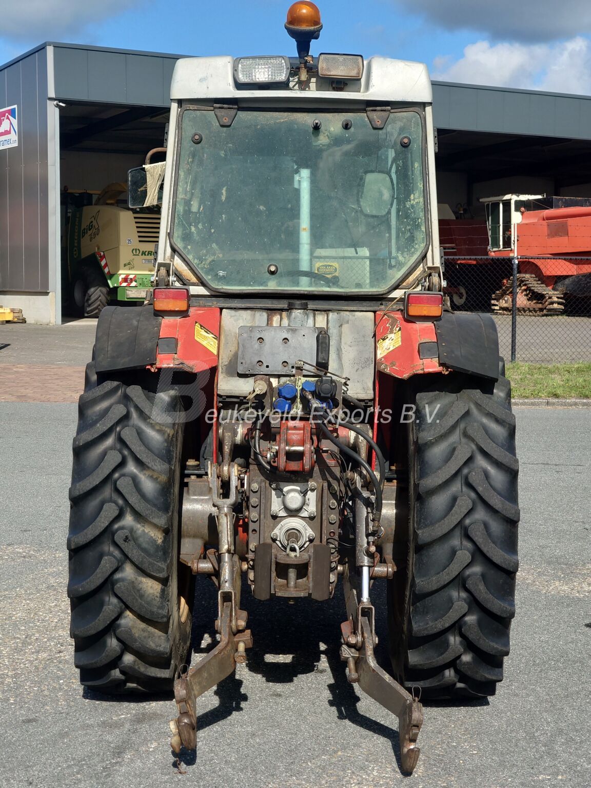 MASSEY FERGUSON MF 384 S 4X4 Fruttero (20)