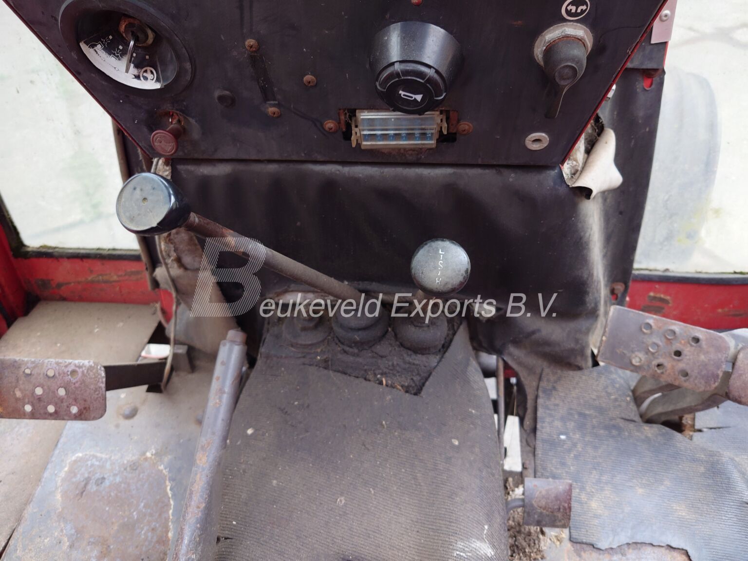 Massey Ferguson MF 265 (3)