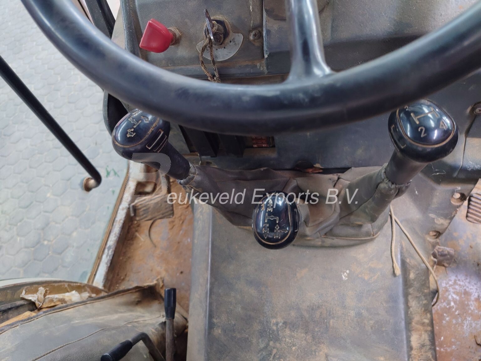 Massey Ferguson MF 384 S 4X4 Fruttero (4)