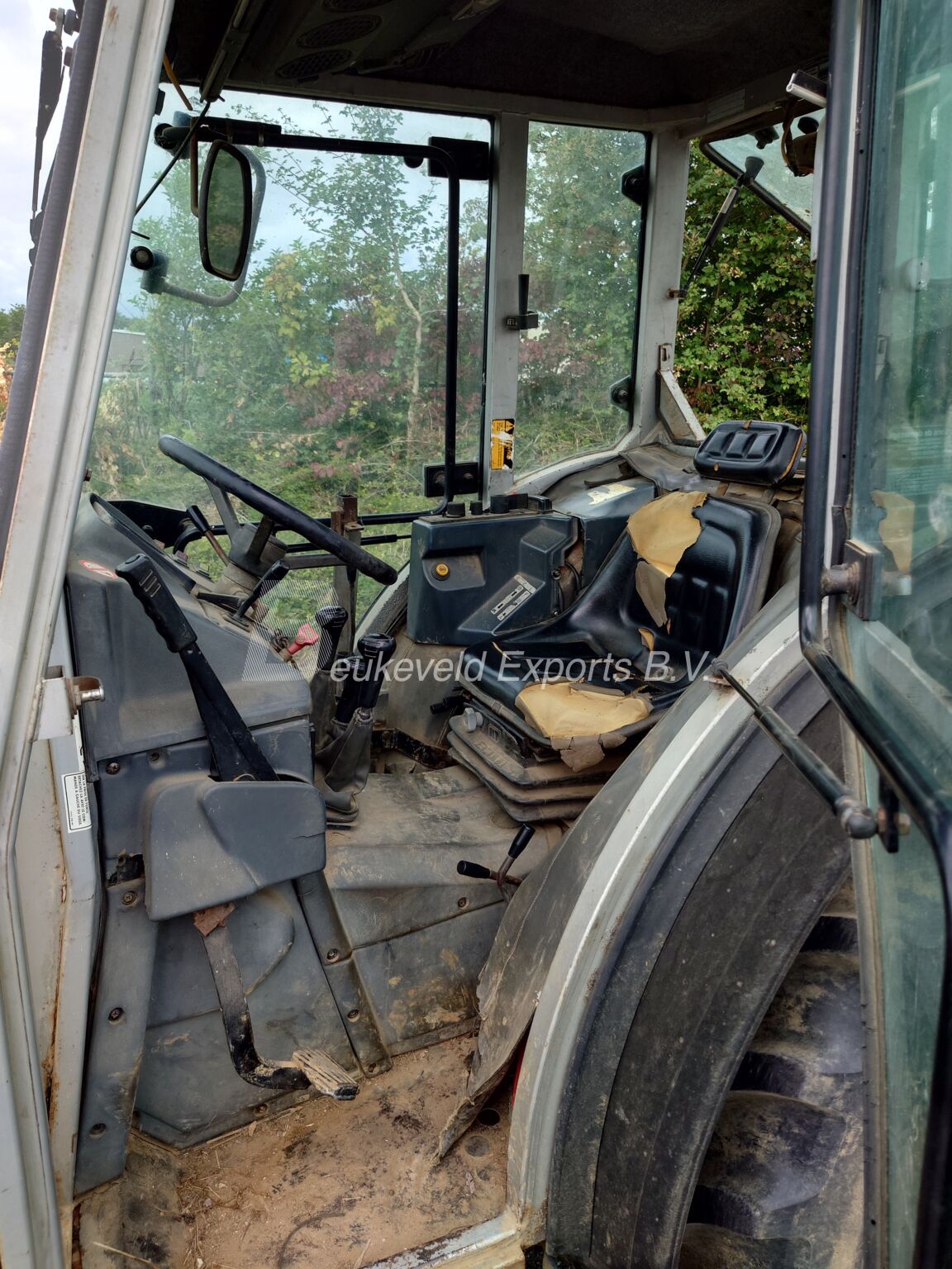 Massey Ferguson MF 384 S 4X4 Fruttero (9)